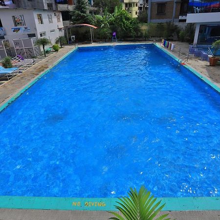 Oyo 591 Hotel Blue Moon Dharampur Luaran gambar