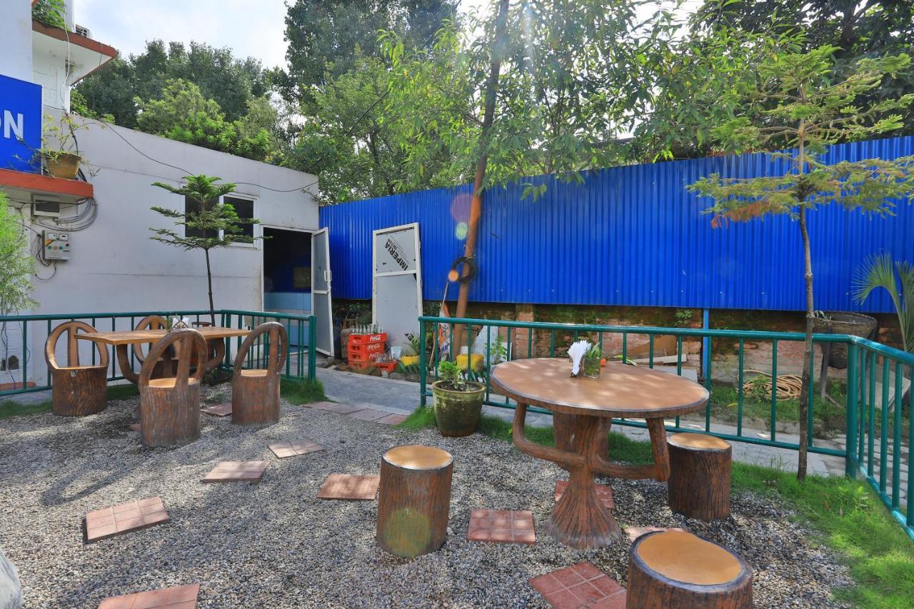 Oyo 591 Hotel Blue Moon Dharampur Luaran gambar