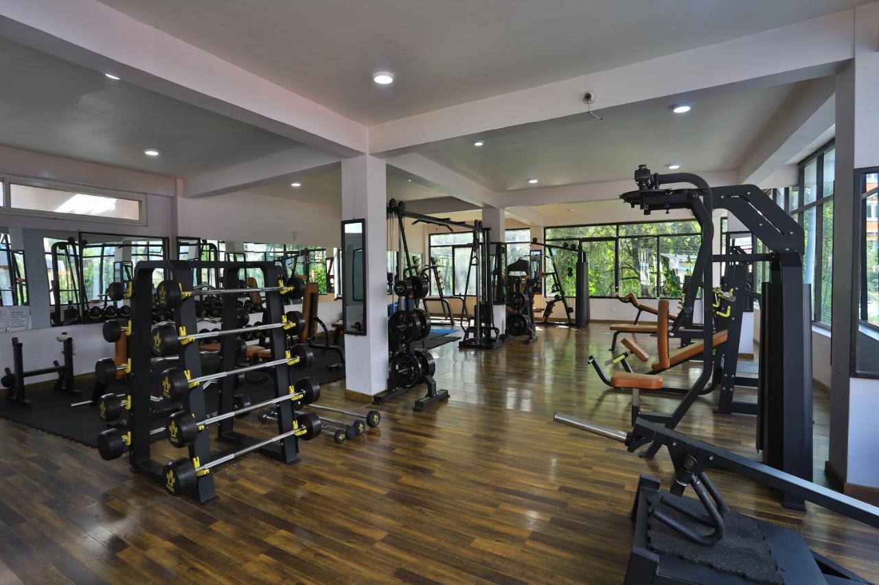 Oyo 591 Hotel Blue Moon Dharampur Luaran gambar