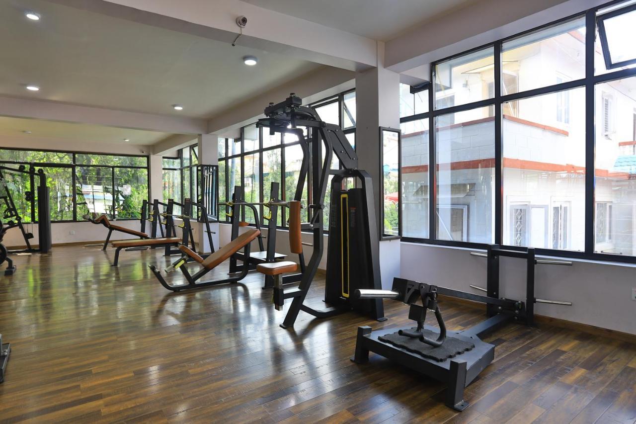 Oyo 591 Hotel Blue Moon Dharampur Luaran gambar