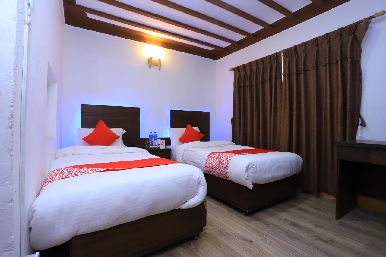 Oyo 591 Hotel Blue Moon Dharampur Luaran gambar