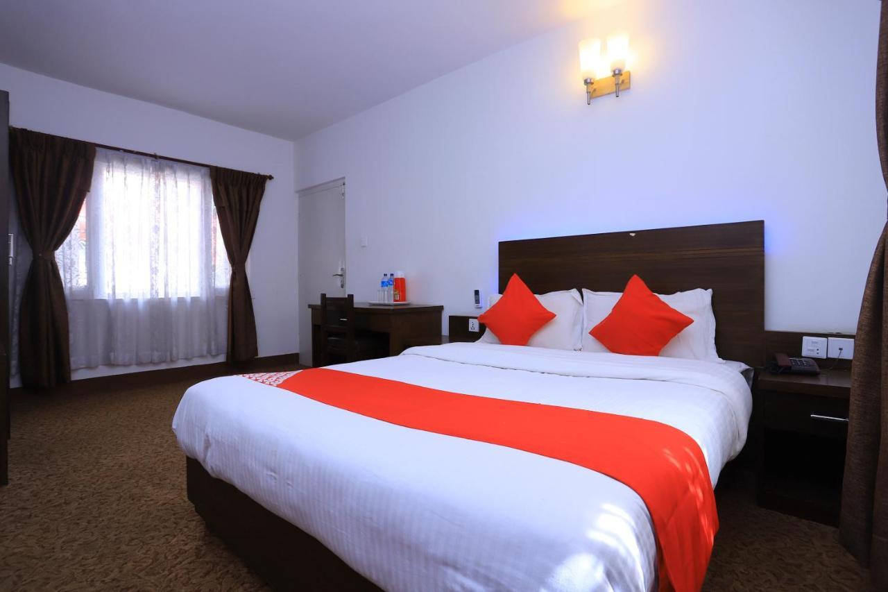 Oyo 591 Hotel Blue Moon Dharampur Luaran gambar