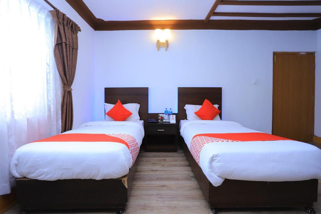 Oyo 591 Hotel Blue Moon Dharampur Luaran gambar