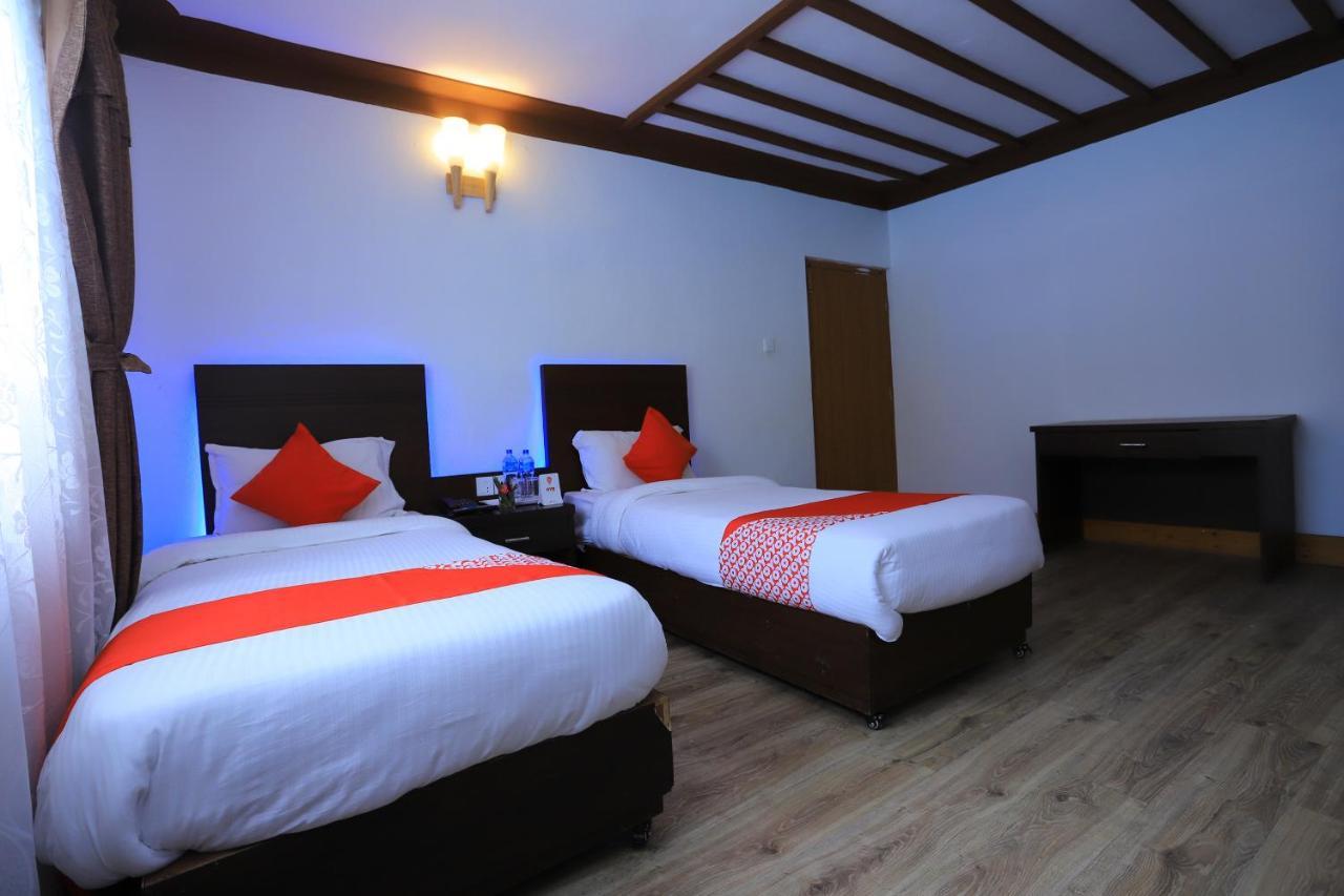 Oyo 591 Hotel Blue Moon Dharampur Luaran gambar