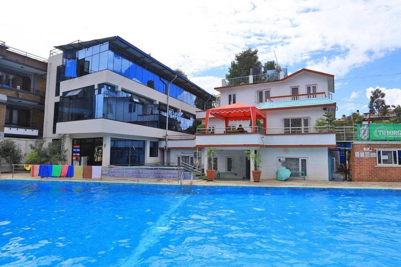 Oyo 591 Hotel Blue Moon Dharampur Luaran gambar